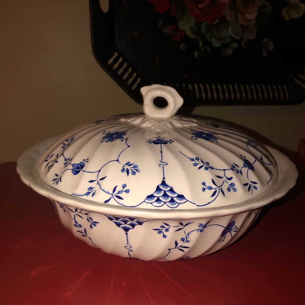 Myott Finlandia Covered Vegetable Dish